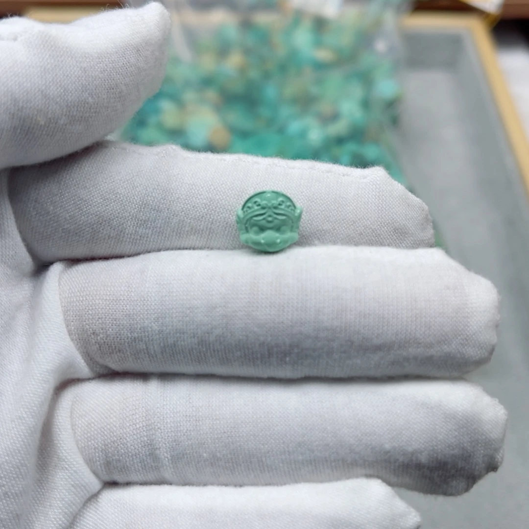 绿松石未镶嵌挂件