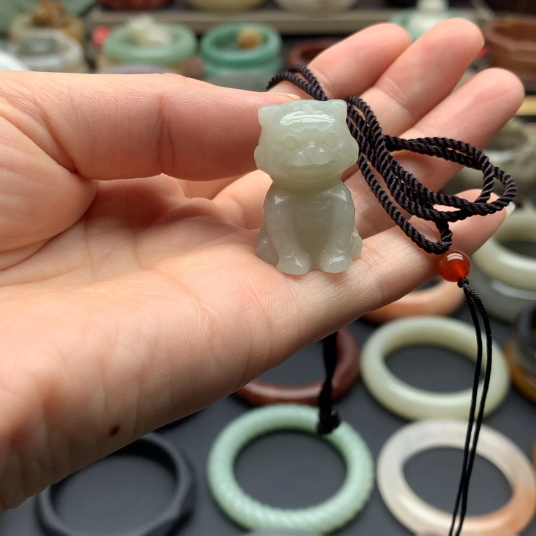 石英质玉（佘太翠）手镯未镶嵌