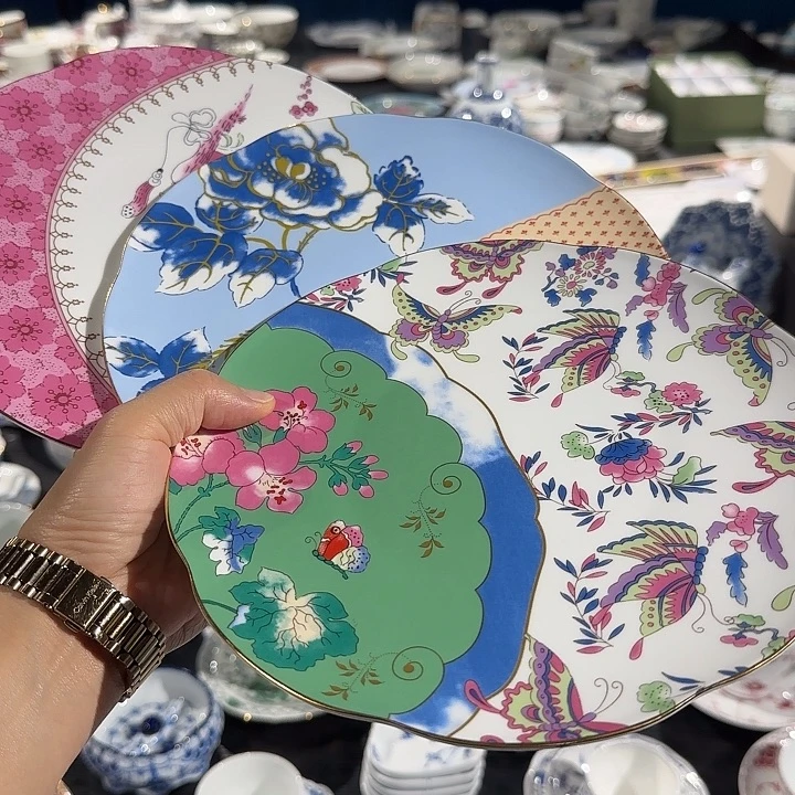 三个餐盘餐盘餐盘