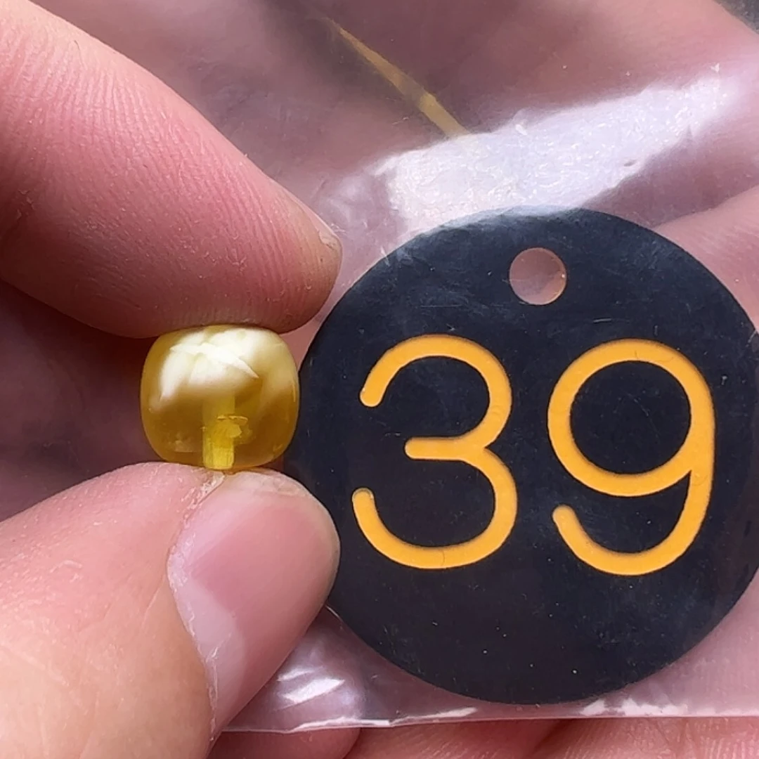 蜜蜡未镶嵌珠宝奇石10.5mm微瑕疵