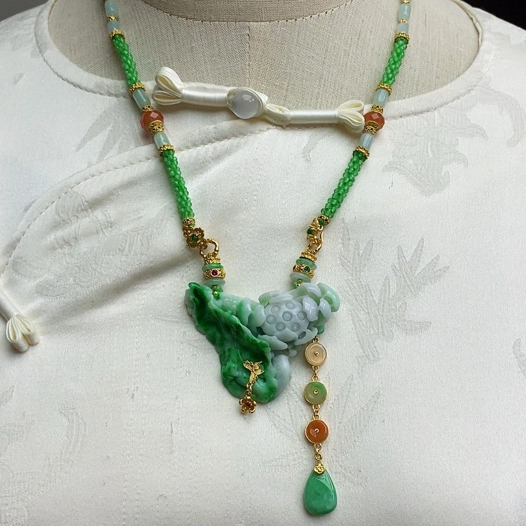 翡翠颈饰未镶嵌天然