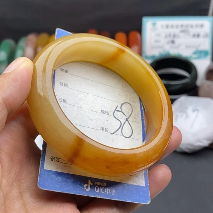 未镶嵌手镯石英质玉