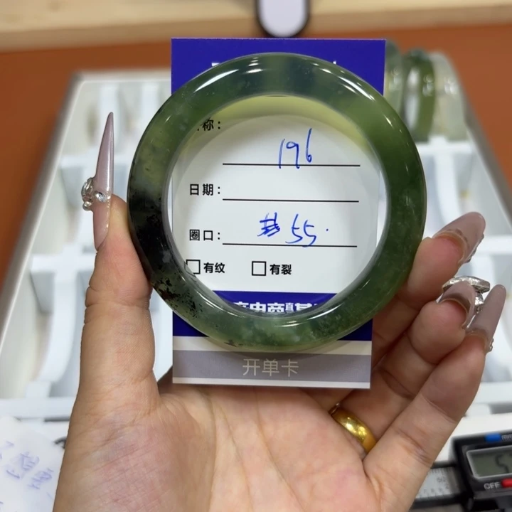 未镶嵌岫玉手镯天然