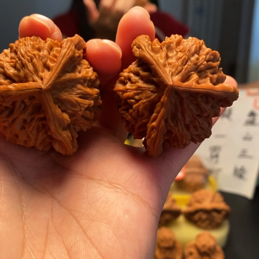 【闪购商品】桃核把件有****定6号三棱，