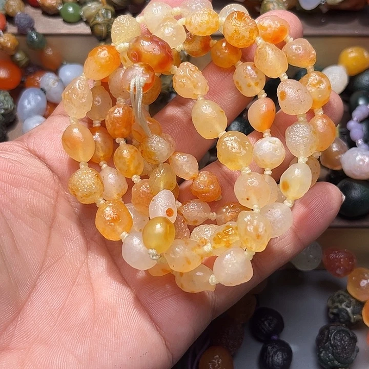 阿拉善彩玛瑙手串