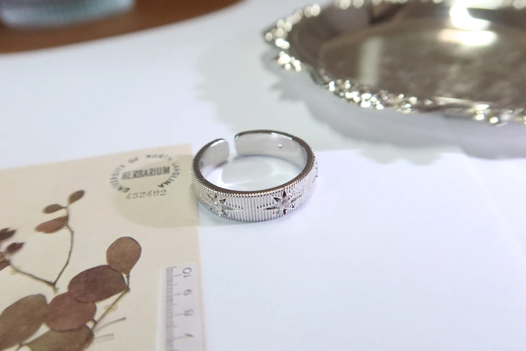 合金戒指 ins时尚百搭个性创意轻奢白色六芒星钻戒