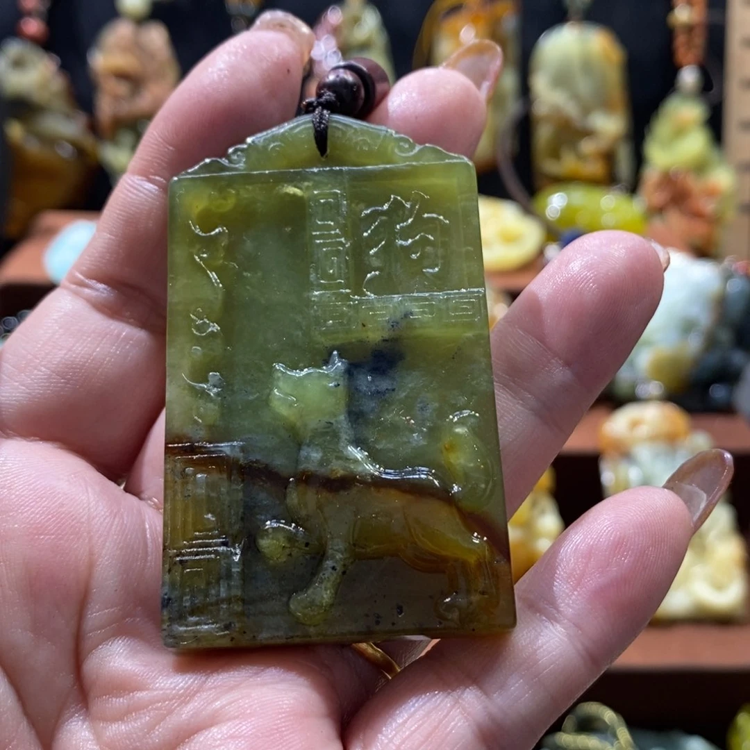 蛇纹石玉颈饰未镶嵌