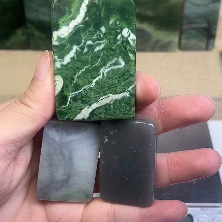 和田玉未镶嵌珠宝半成品微瑕