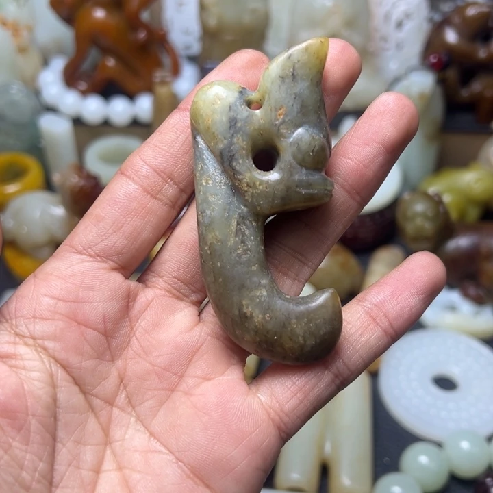 和田玉（糖玉）未镶嵌颈饰