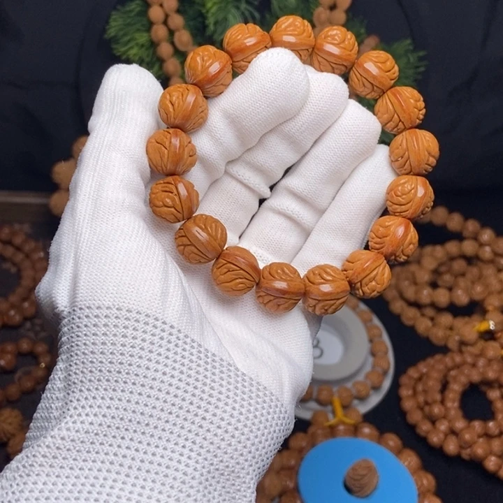 秦岭龙纹桃核手串