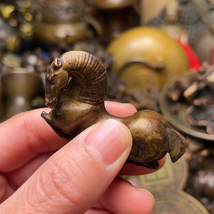 精美铜器批发档口