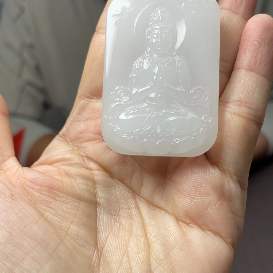 未镶嵌石英质玉颈饰金丝玉观音