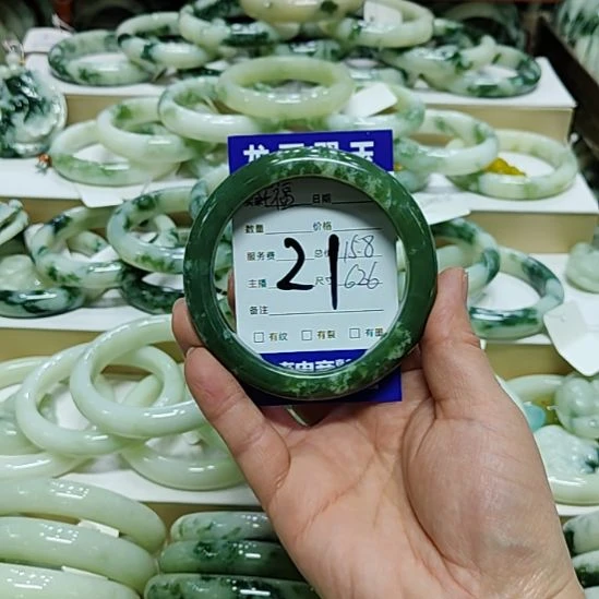 幸***祥透闪石-蛇纹石玉未镶嵌手镯