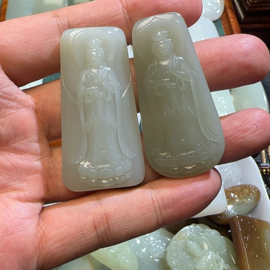 嘿***多和田玉未镶嵌颈饰