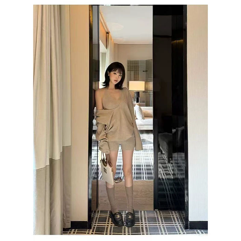 通勤风简约时尚修身显瘦百搭网红穿搭针织上衣休闲简约高腰短裤女