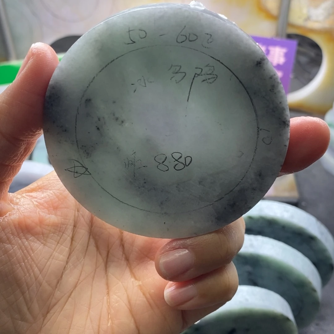 定制翡翠未镶嵌翡翠手镯