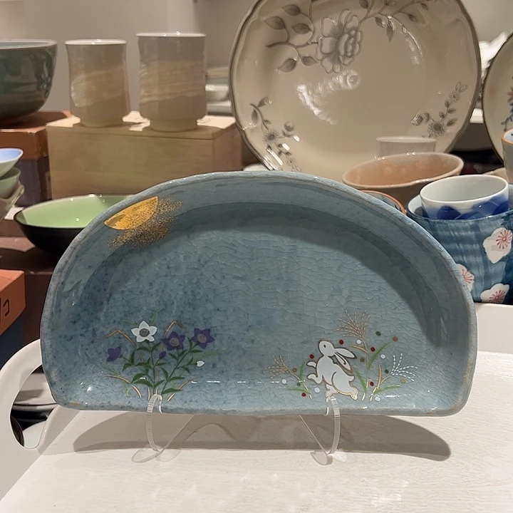 @***常瓷兔子手绘超大半月盘子