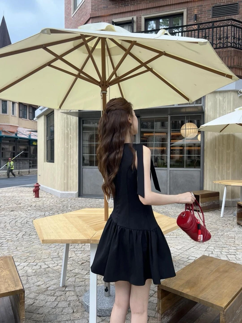 2025夏季新款千金风蝴蝶结不规则背心连衣裙女韩系显瘦无袖短裙