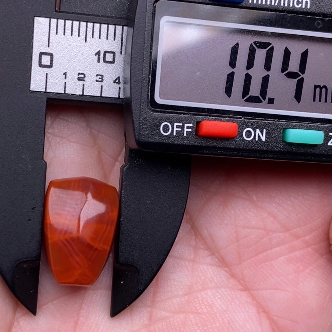 热***活南红玛瑙未镶嵌配饰有瑕疵