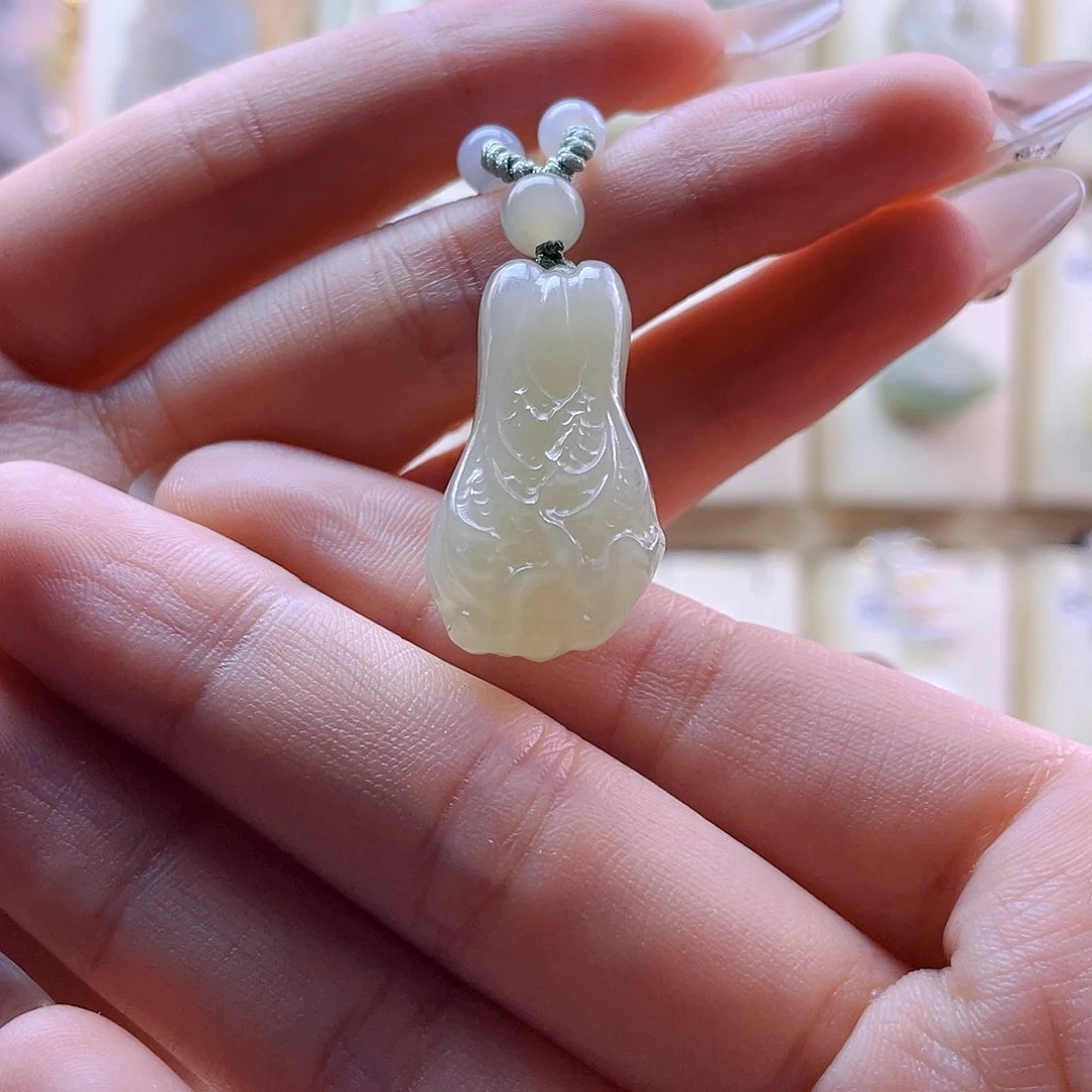 和田玉吊坠(赠链)未镶嵌?