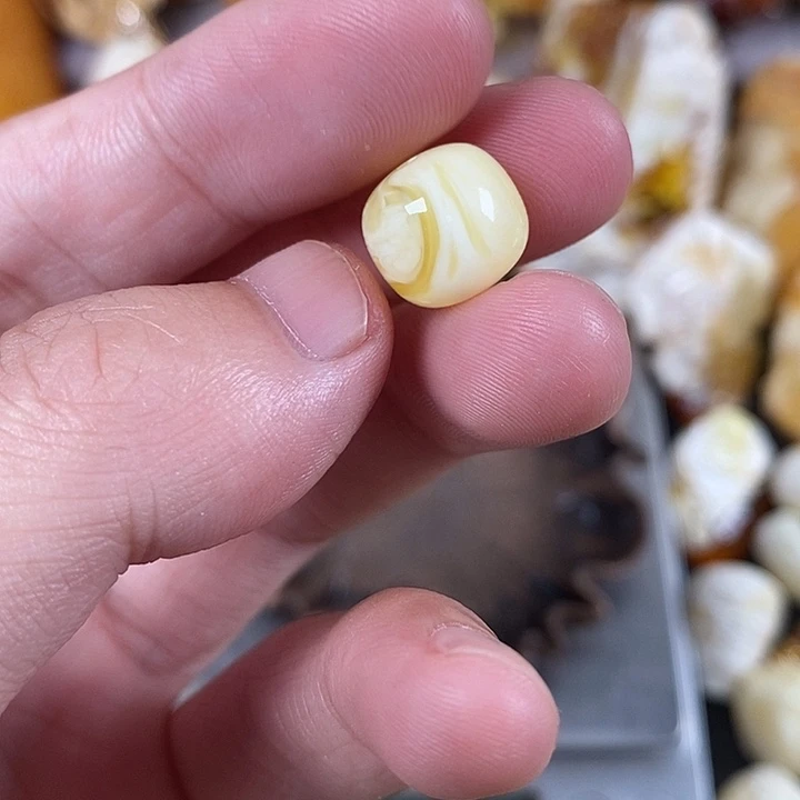 琥珀未镶嵌裸石我