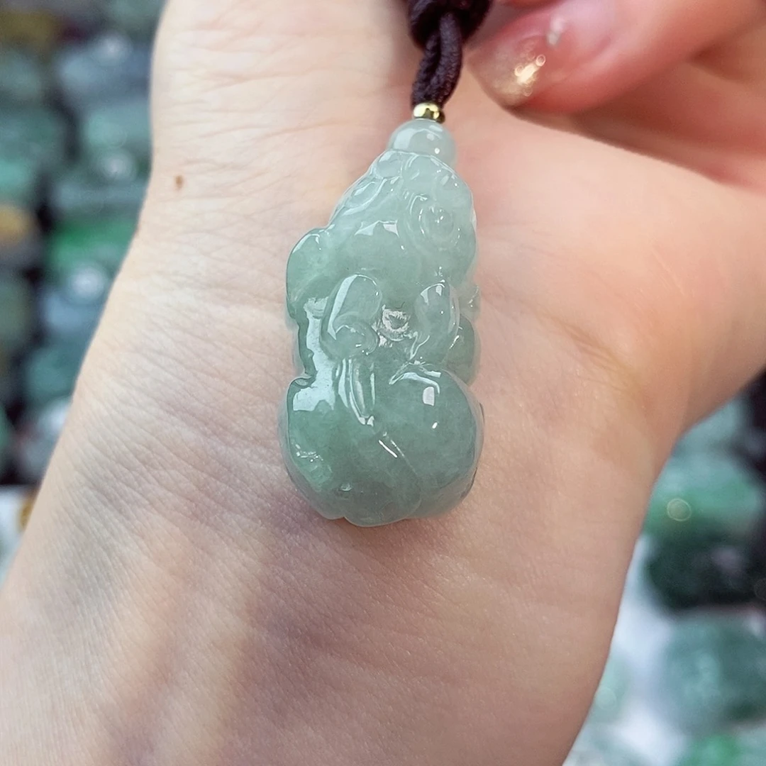 颈饰未镶嵌翡翠天然
