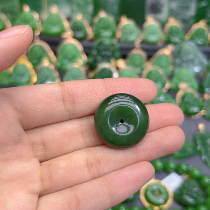 颈饰未镶嵌和田玉（碧玉）编绳