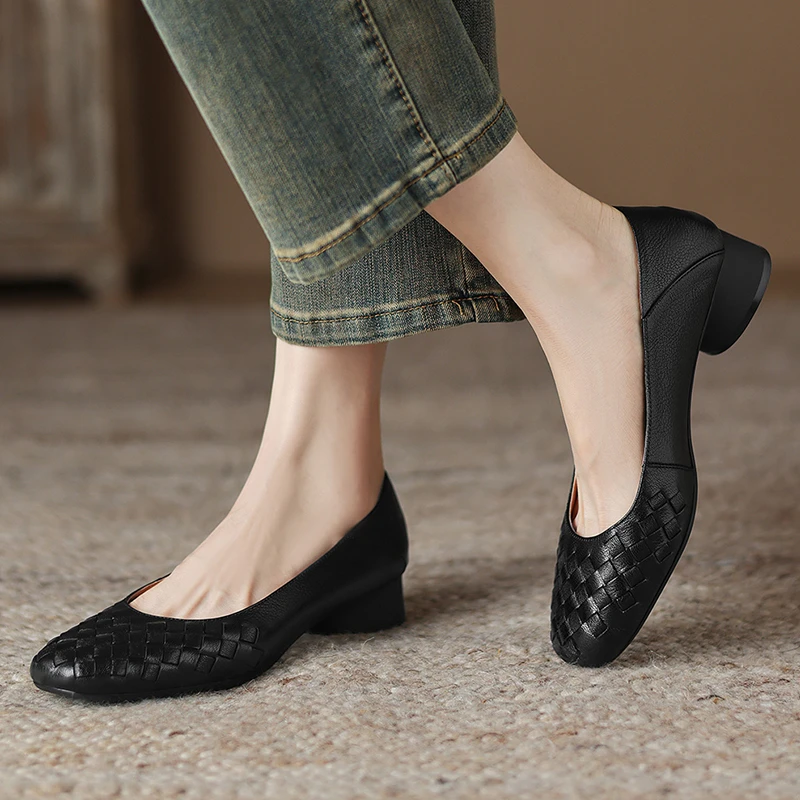真皮断码清仓2025新款复古圆头编织单鞋女舒适软底粗跟瓢鞋