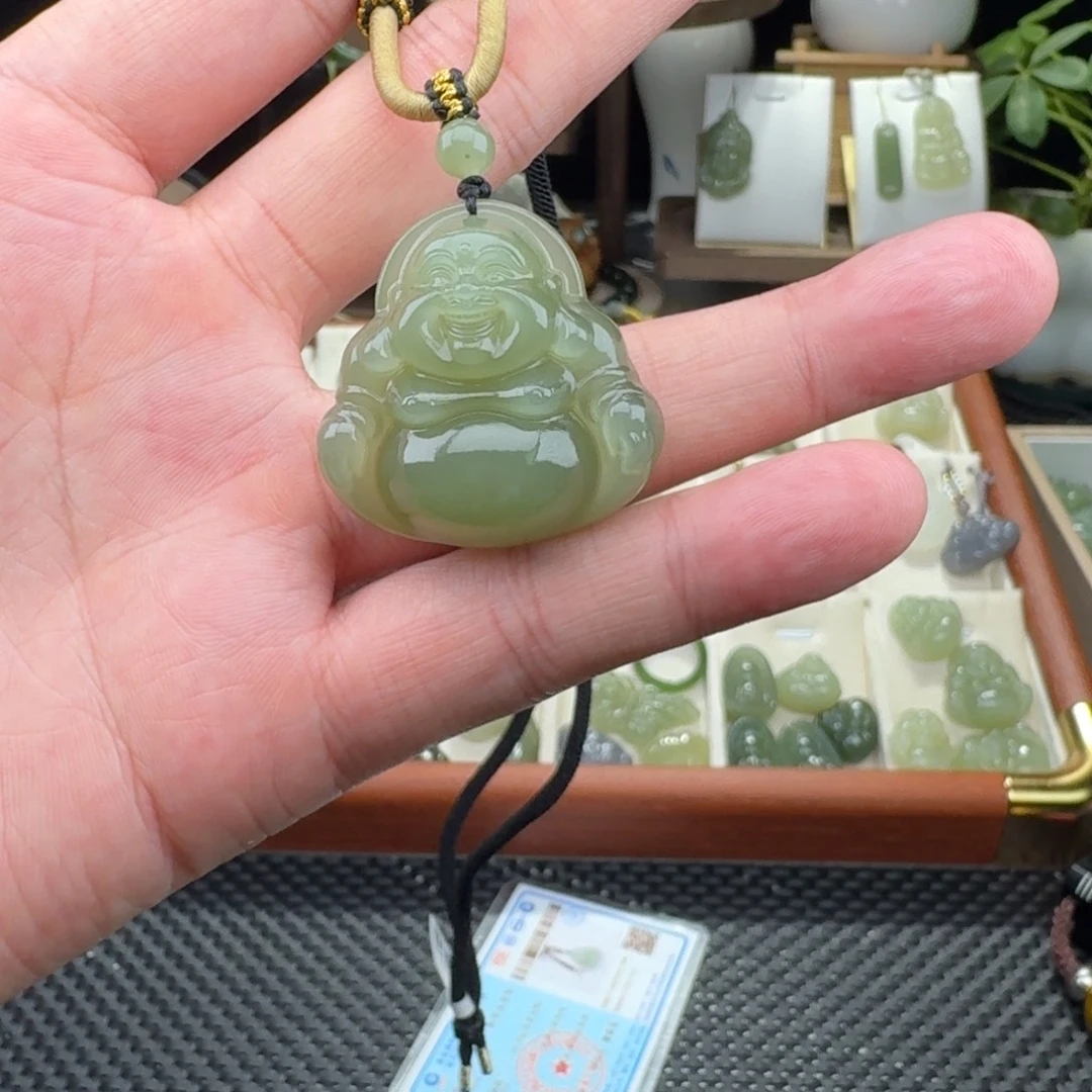 林***忙颈饰未镶嵌和田玉