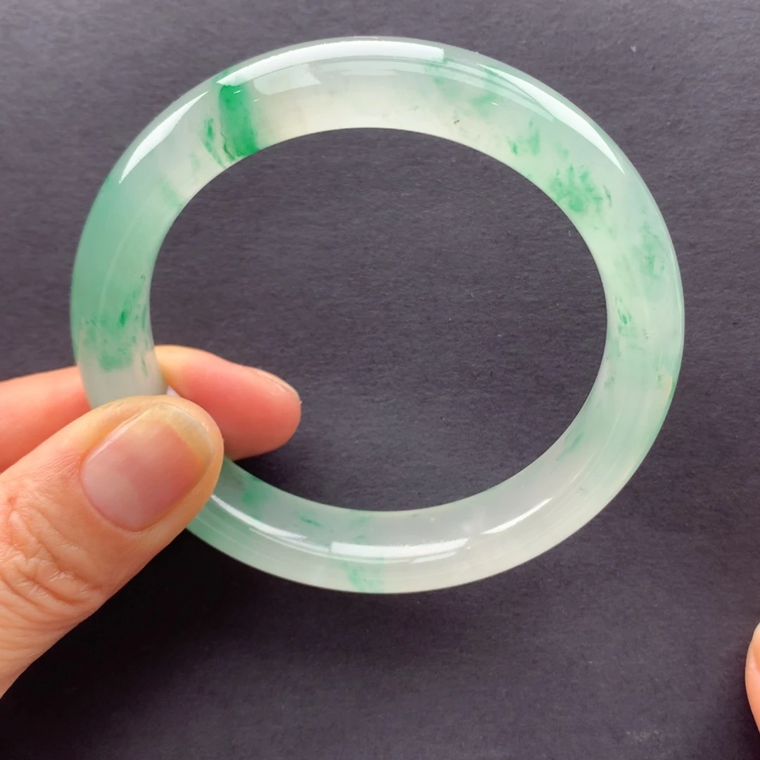 【闪购商品】未镶嵌手镯石英质玉思**陈