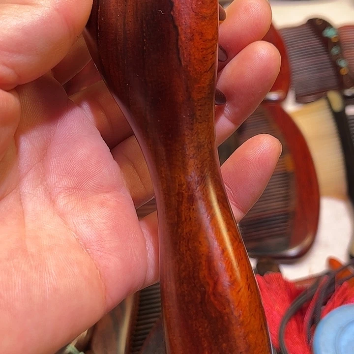 ****莹交趾黄檀（大红酸枝）红木插齿按摩梳子