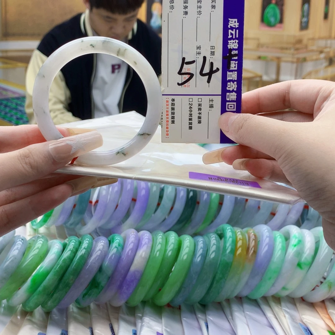 翡翠未镶嵌手镯vv