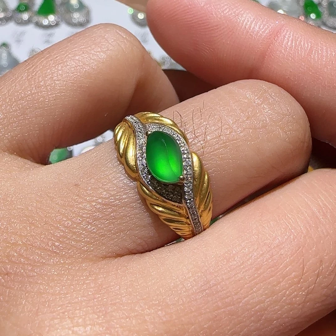 【闪购商品】18K金镶嵌戒指翡翠天然