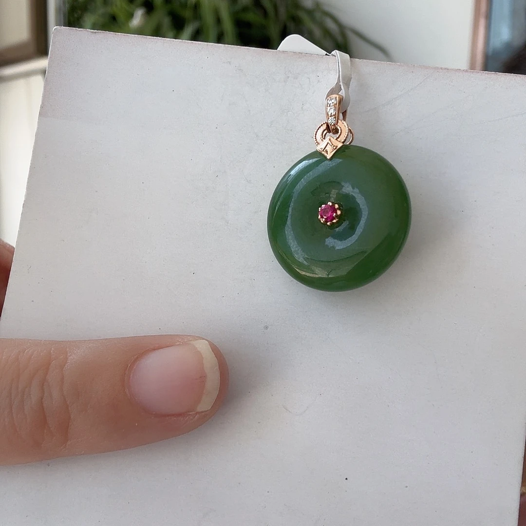 和田玉18K金镶嵌颈饰q平安扣