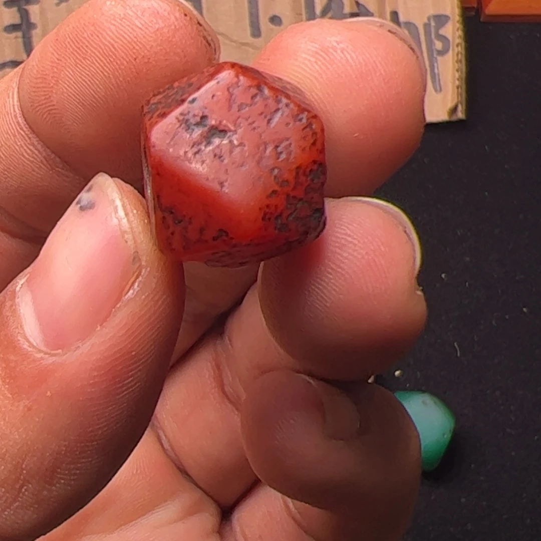 凤***辉玛瑙/玉髓未镶嵌配饰