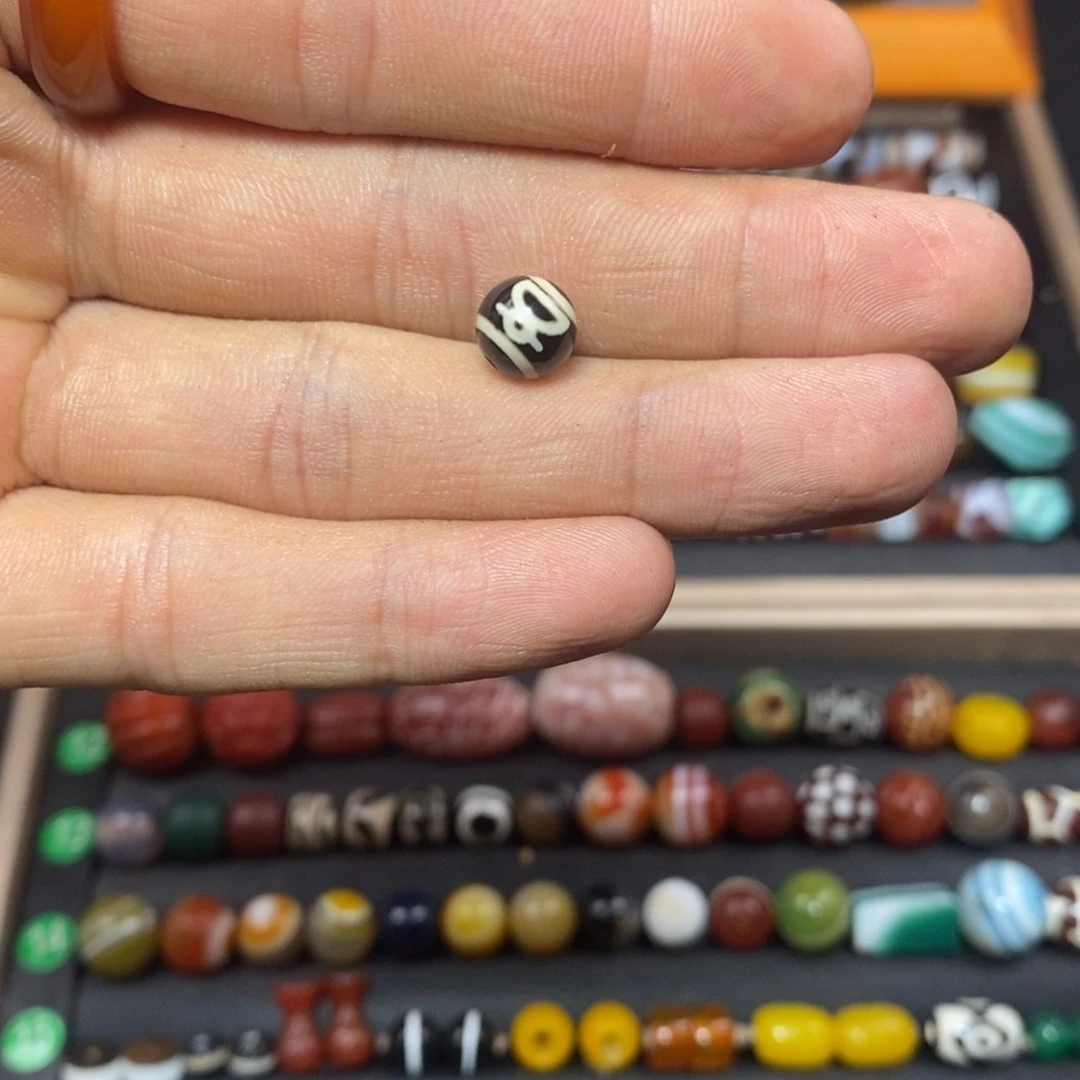 玛瑙/玉髓未镶嵌珠宝半成品感***?