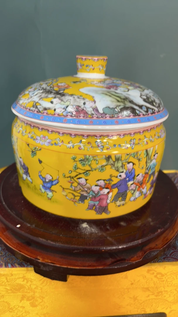 景德镇陶瓷百子图罐