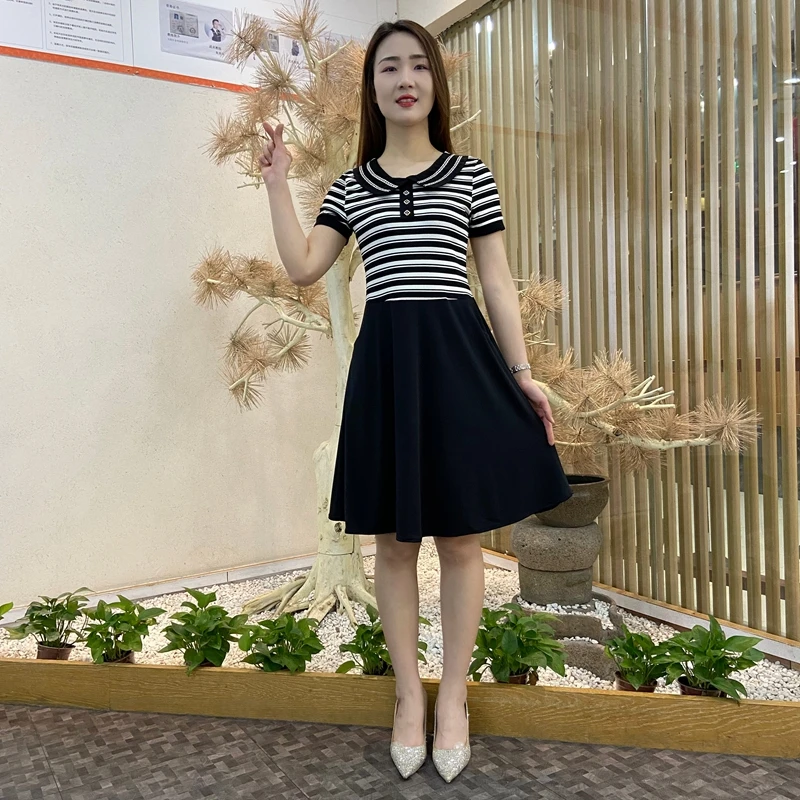 娃娃领条纹拼接连衣裙夏季减龄显瘦假两件短袖小个子裙子2025新款