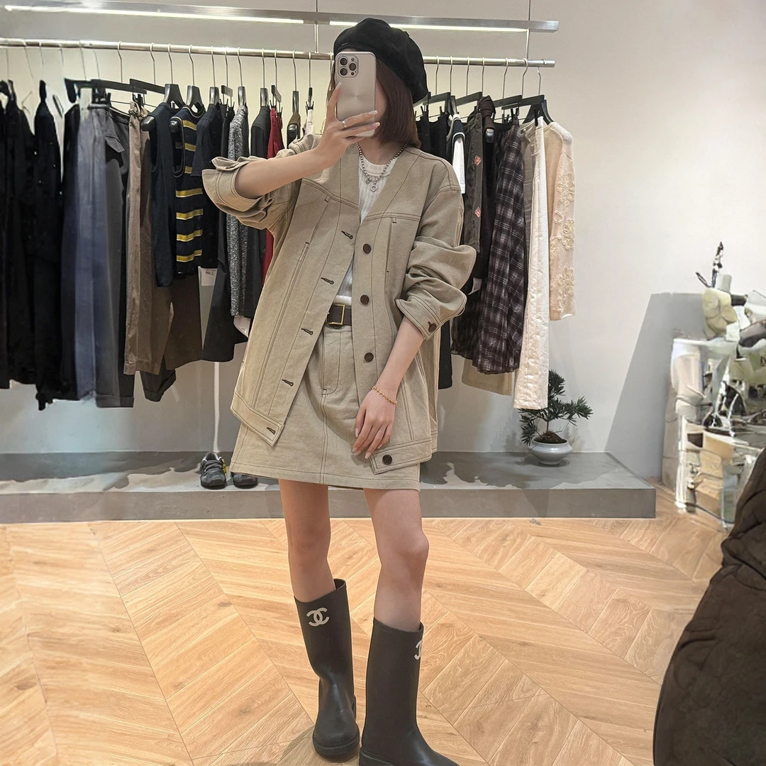 巨好看的早秋穿搭套装女新款欧货时髦V领牛仔夹克外套半身裙套装