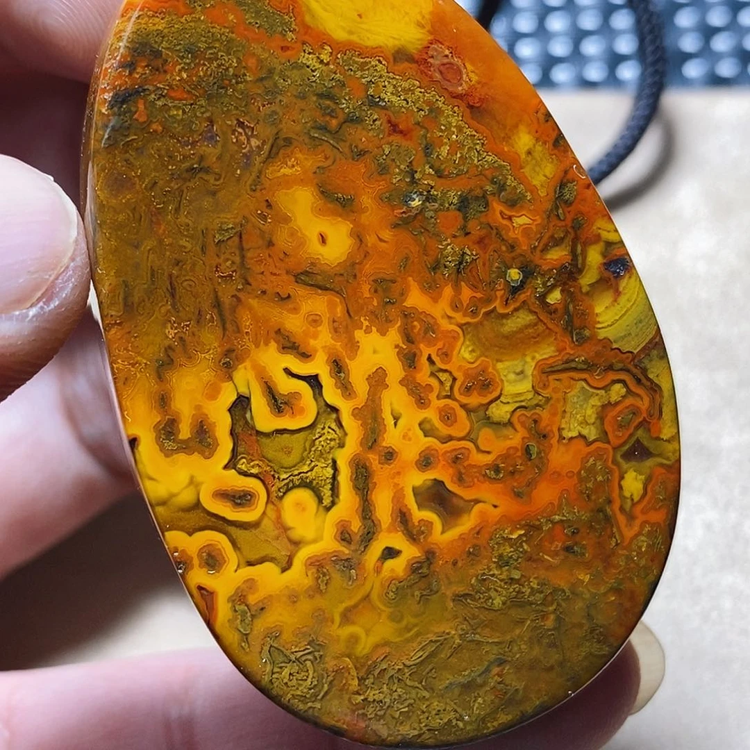 玛瑙/玉髓颈饰未镶嵌期*