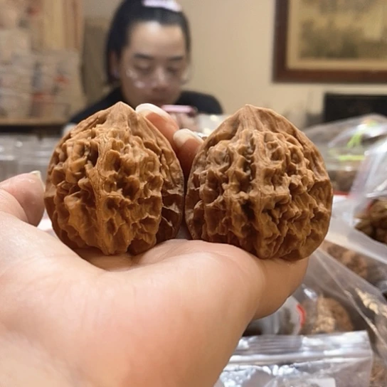 文玩核桃吊坠44帝王狮子头有修