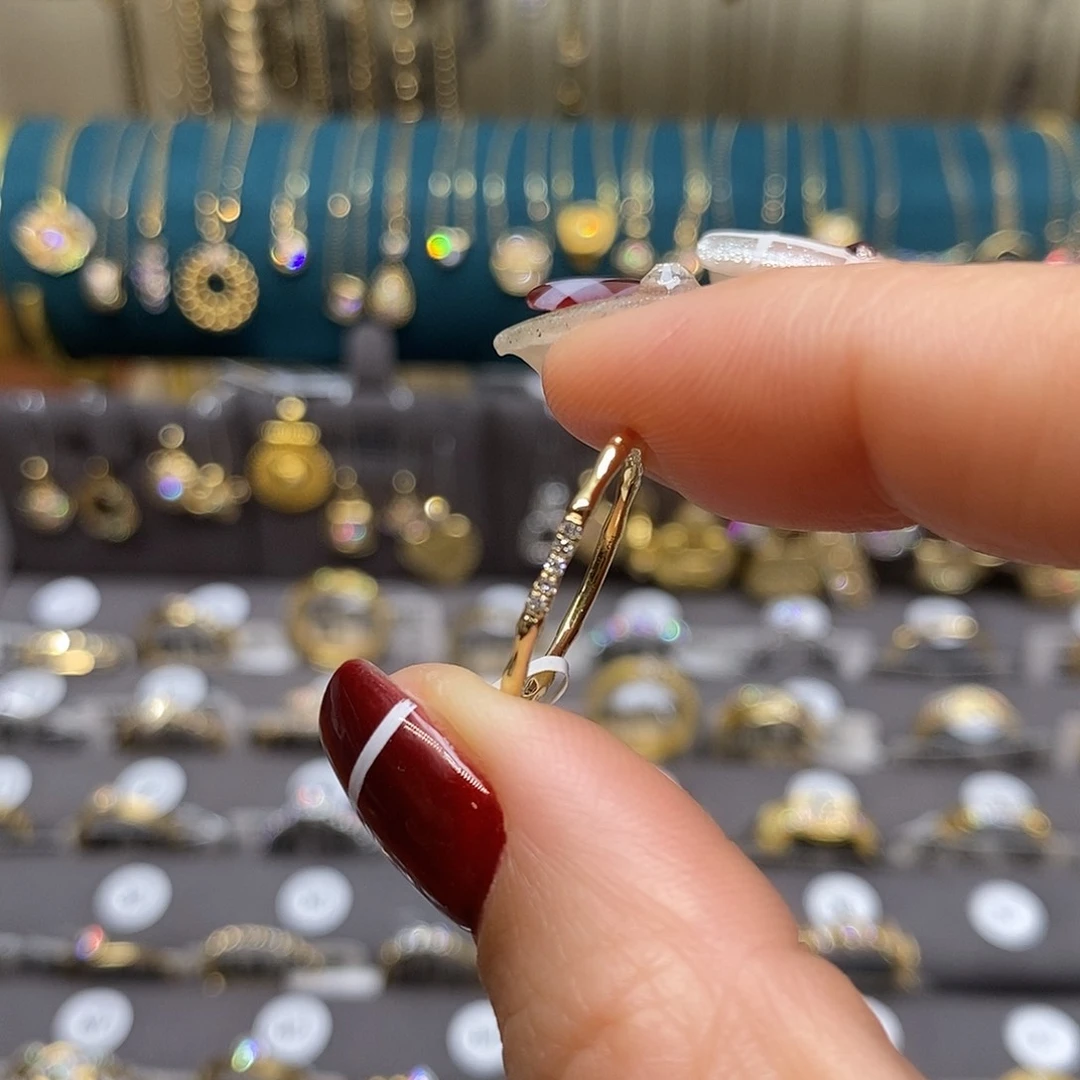 钻石戒指18K金镶嵌天然钻石