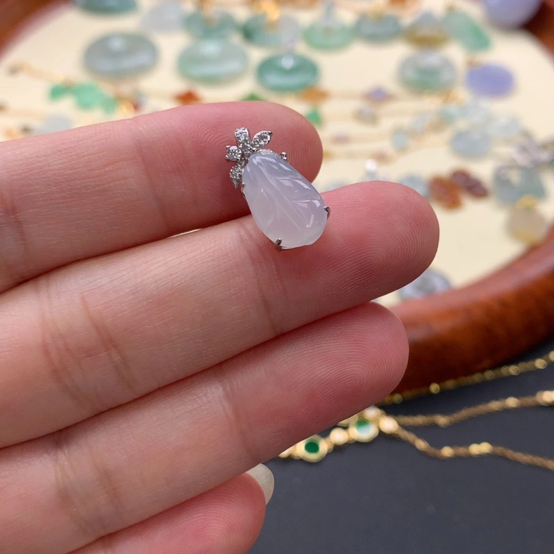 翡翠银S925镶嵌颈饰翡翠叶子