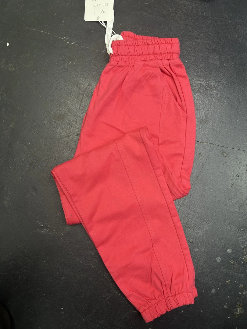 B704女童宽松舒适日常穿搭百搭长裤