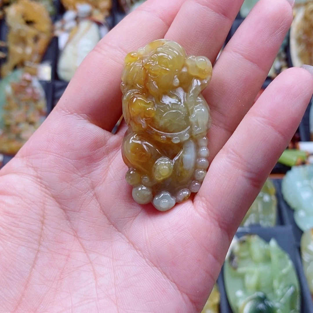未镶嵌蛇纹石玉颈饰