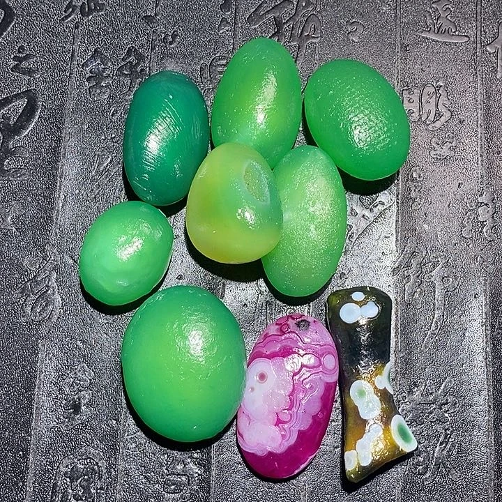 强***6玛瑙/玉髓合金颈饰