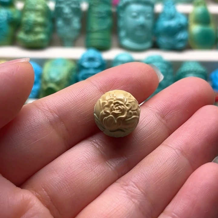 精工雕刻牡丹珠特色