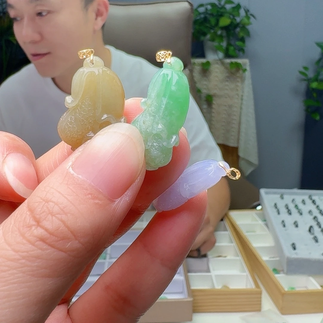 翡翠18K金镶嵌吊坠(不含链)多样性发货其一