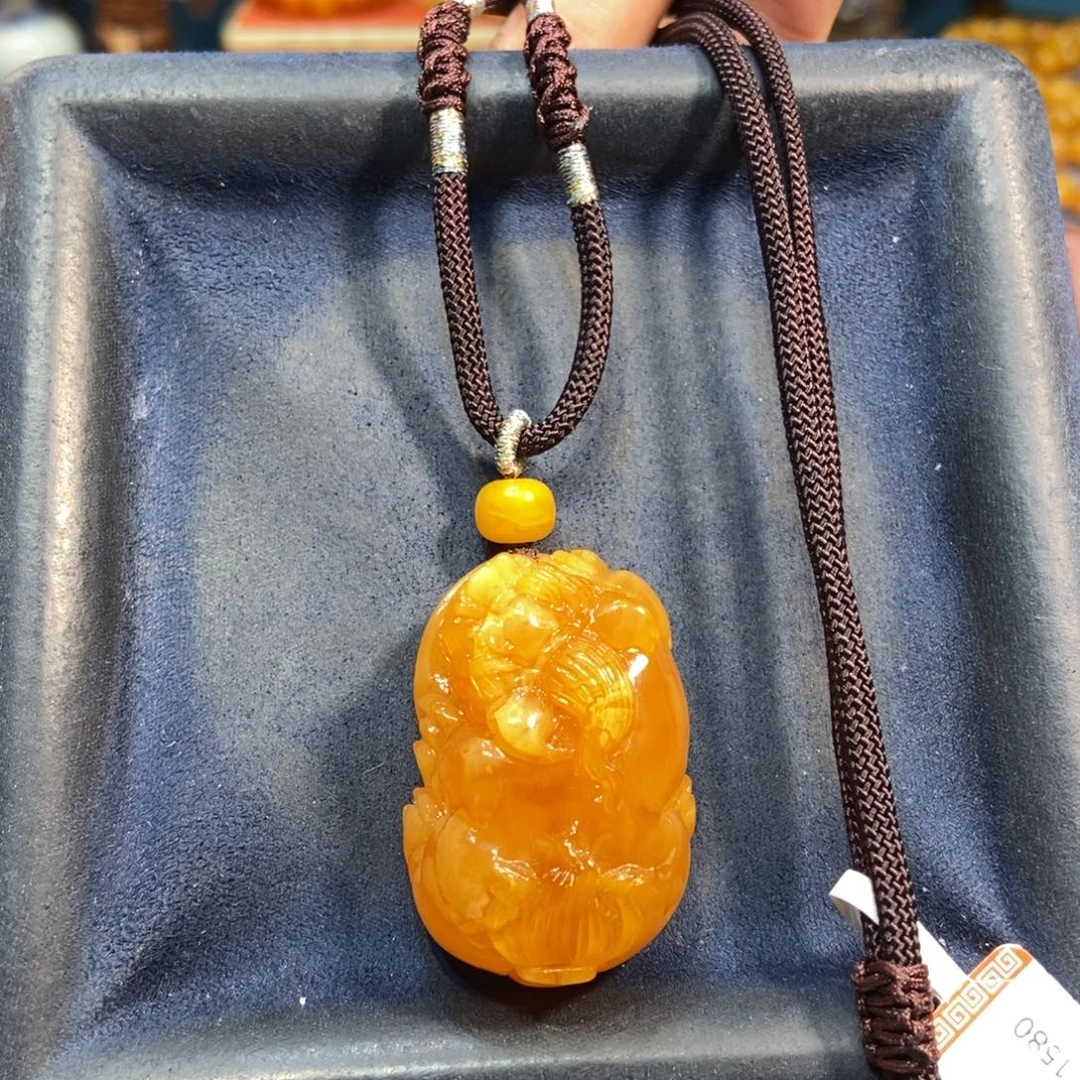 琥珀未镶嵌颈饰蜜蜡