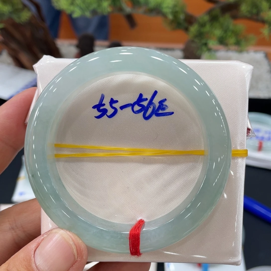 未镶嵌手镯翡翠缅甸